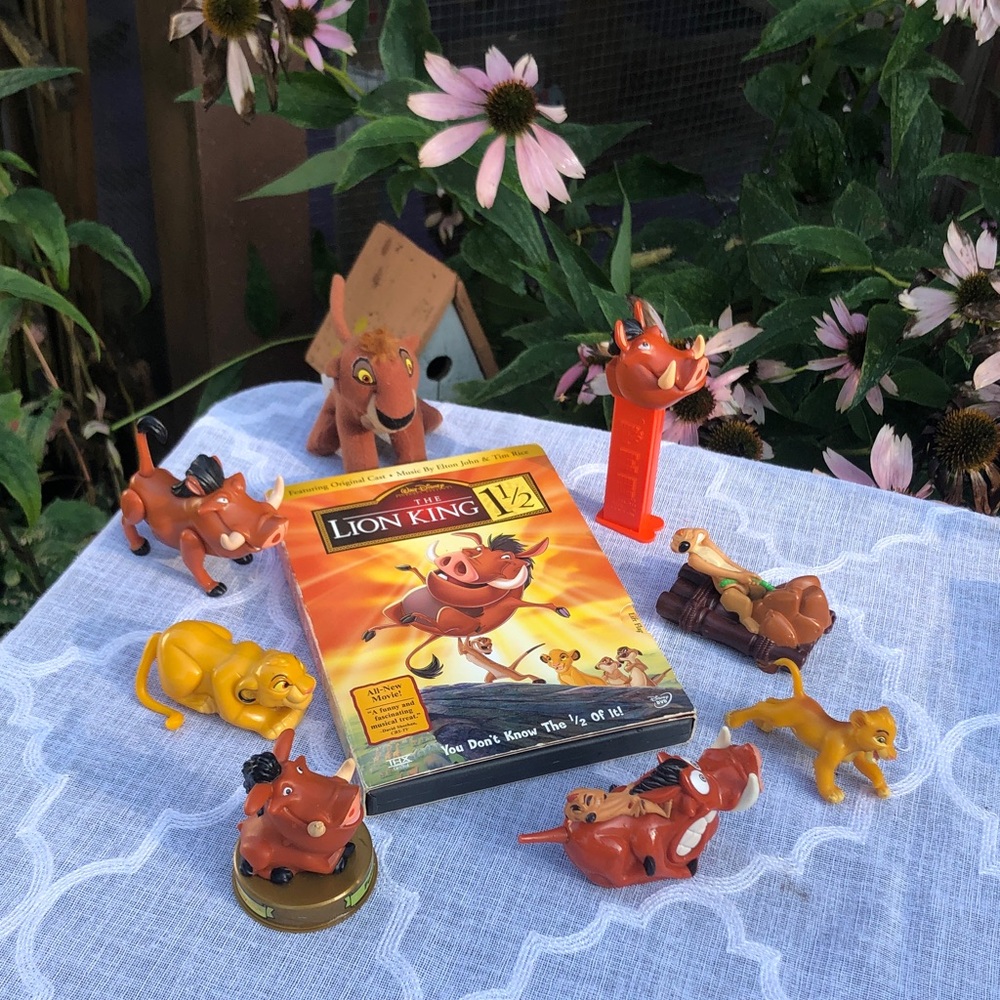 DISNEY Lion King lot of 8 action toys Simba Pumba Timon & LION KING 1 1/2 DVD